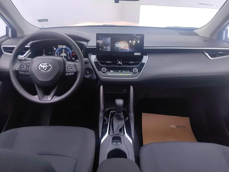 Toyota Corolla Cross — фото 12