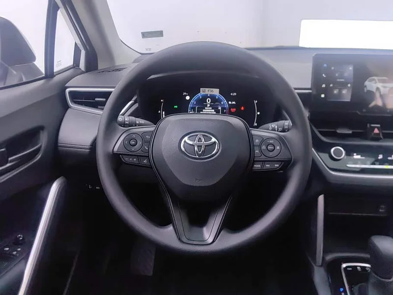 Toyota Corolla Cross — фото 15