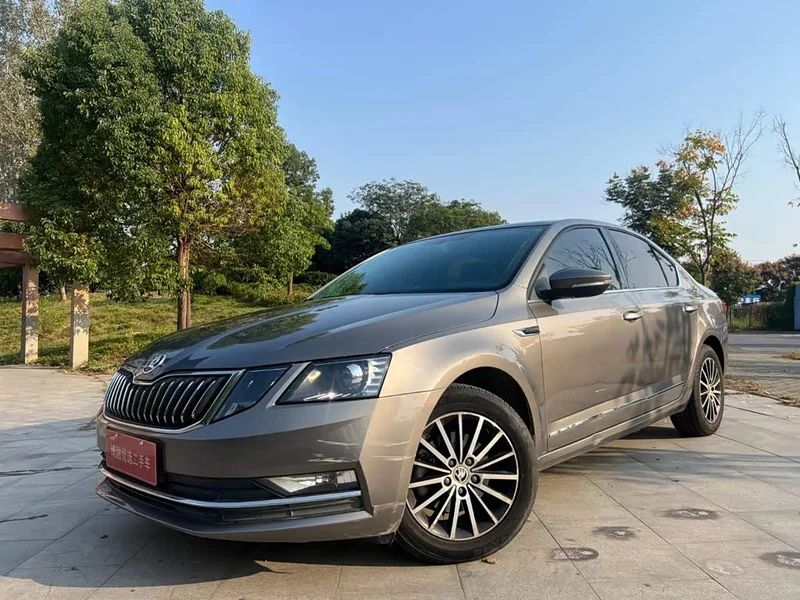 Volkswagen Octavia — фото 1