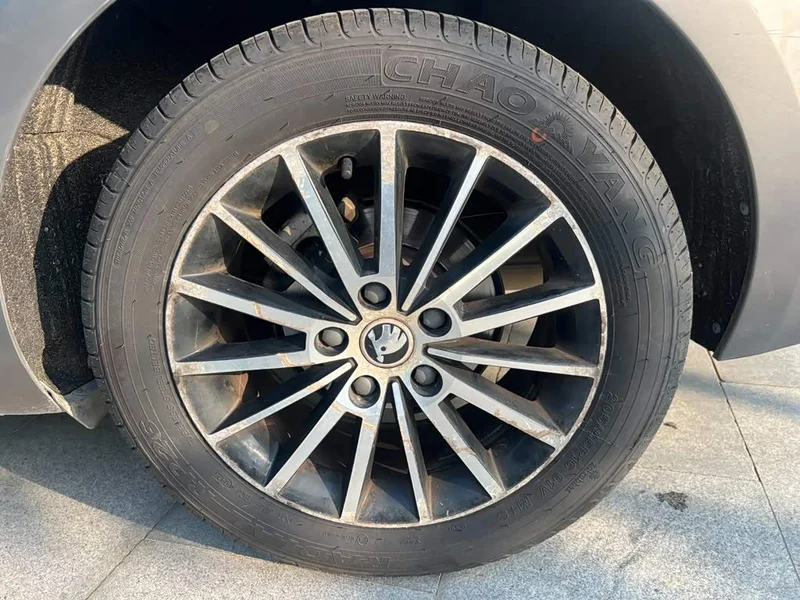 Volkswagen Octavia — фото 5