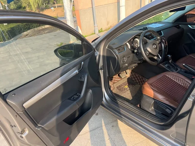 Volkswagen Octavia — фото 6