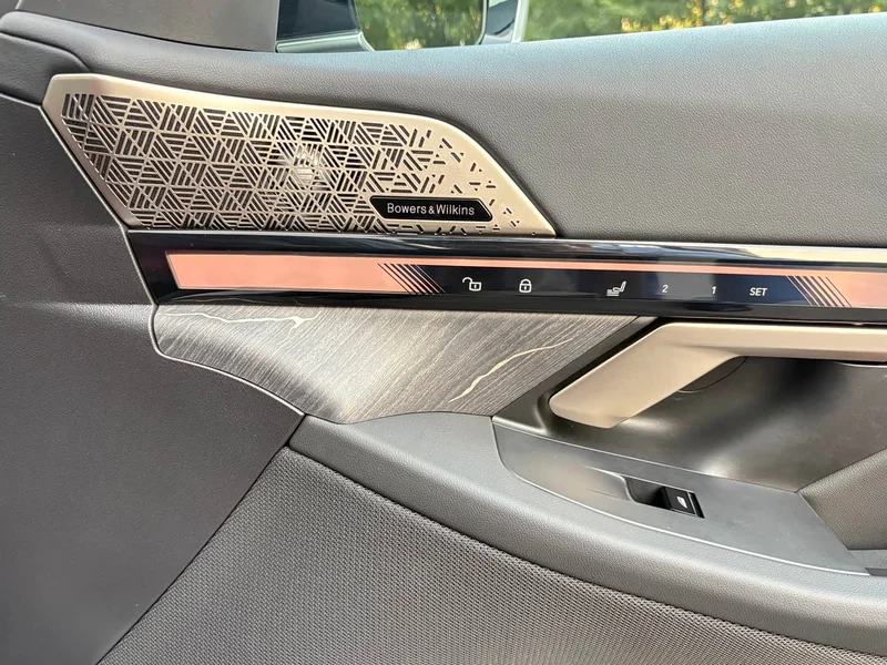 BMW 5-Series — фото 13