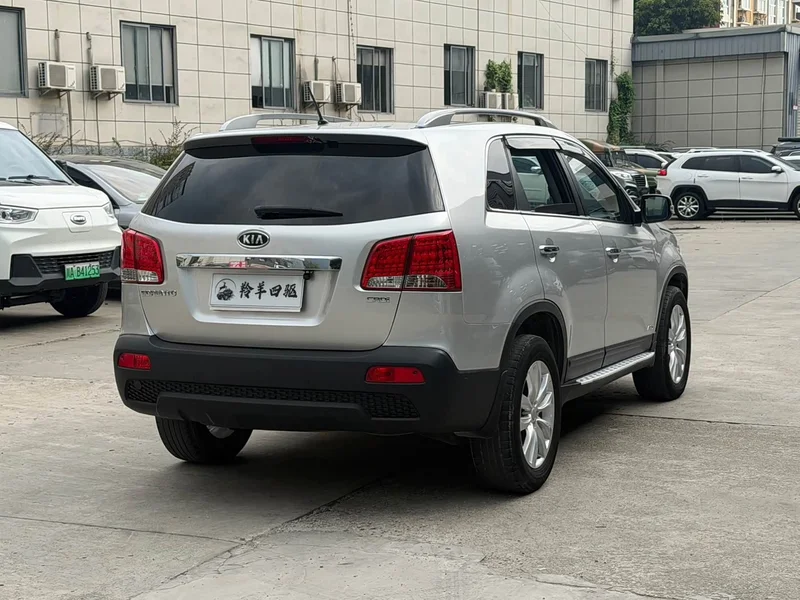 Kia Sorento — фото 10