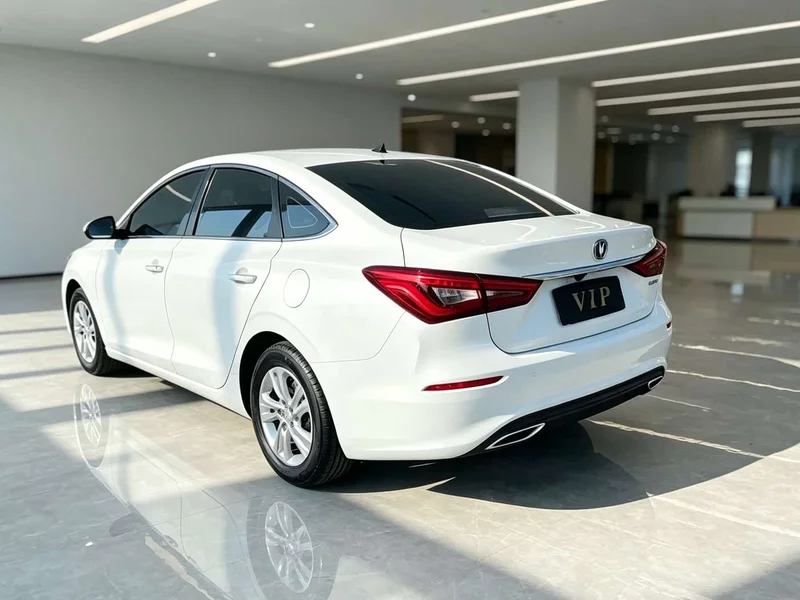 Changan Eado — фото 9