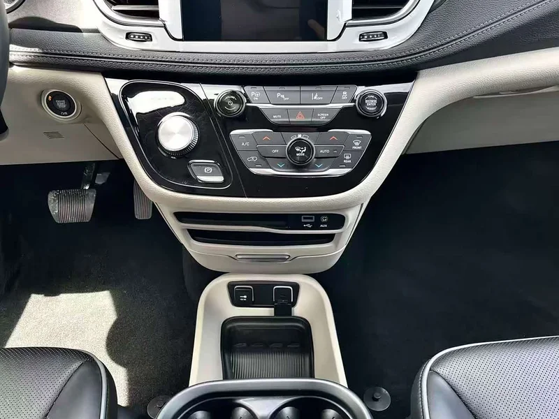 Jeep Grand Voyager PHEV (Imported) — фото 14