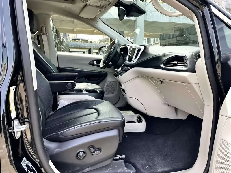 Jeep Grand Voyager PHEV (Imported) — фото 20
