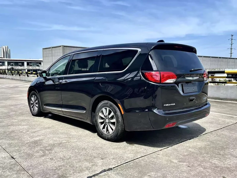 Jeep Grand Voyager PHEV (Imported) — фото 7