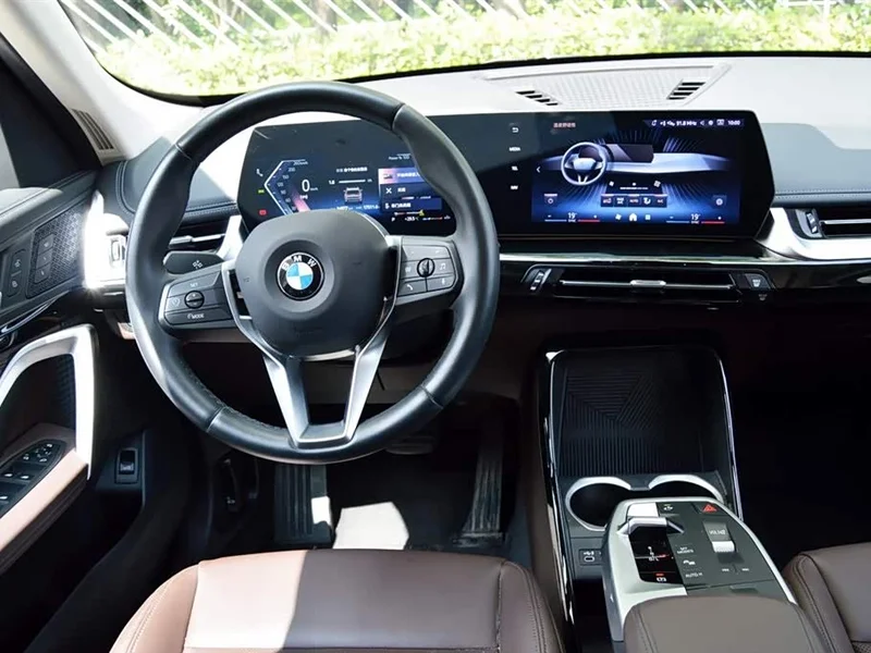 BMW X1 — фото 12