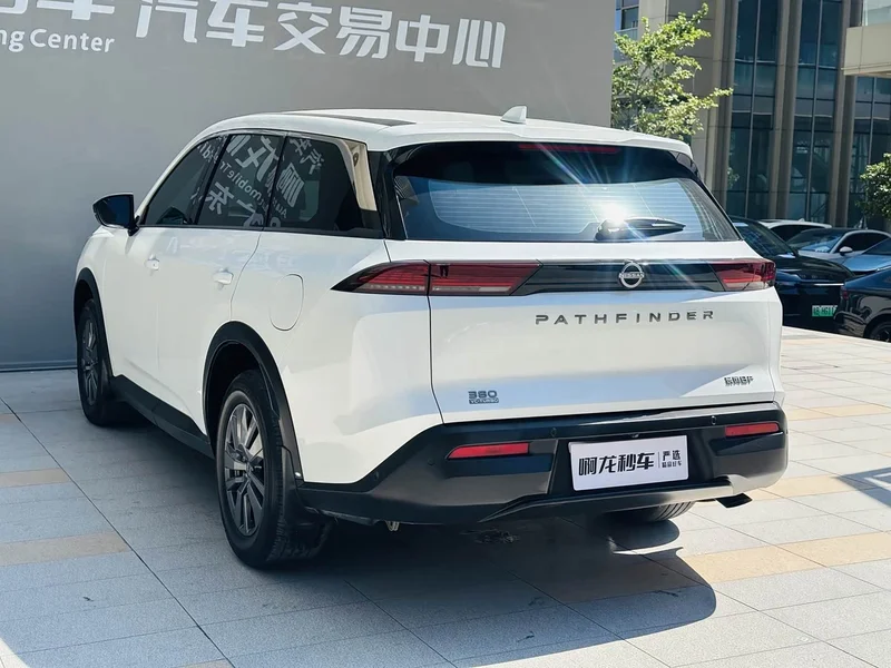 Nissan Pathfinder — фото 16