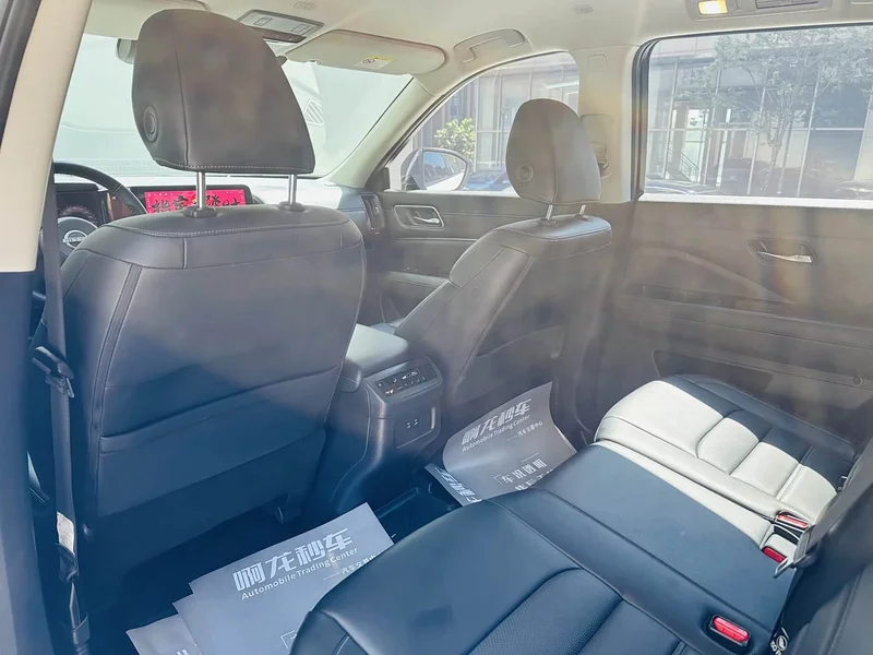 Nissan Pathfinder — фото 10