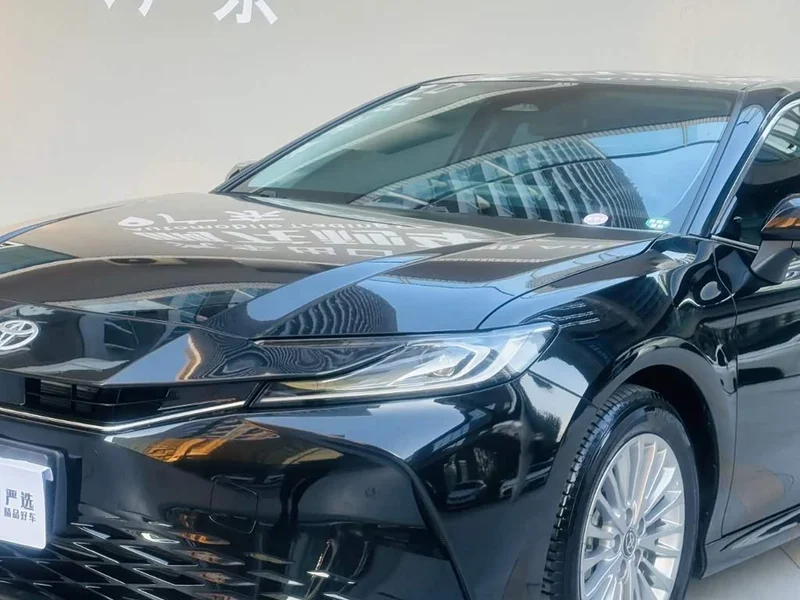 Toyota Camry — фото 18