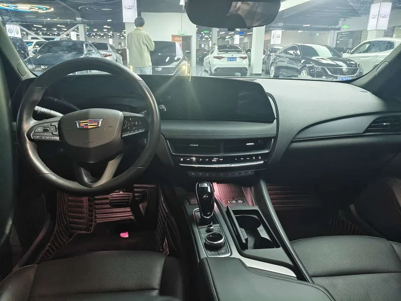 Cadillac CT5 — фото 14