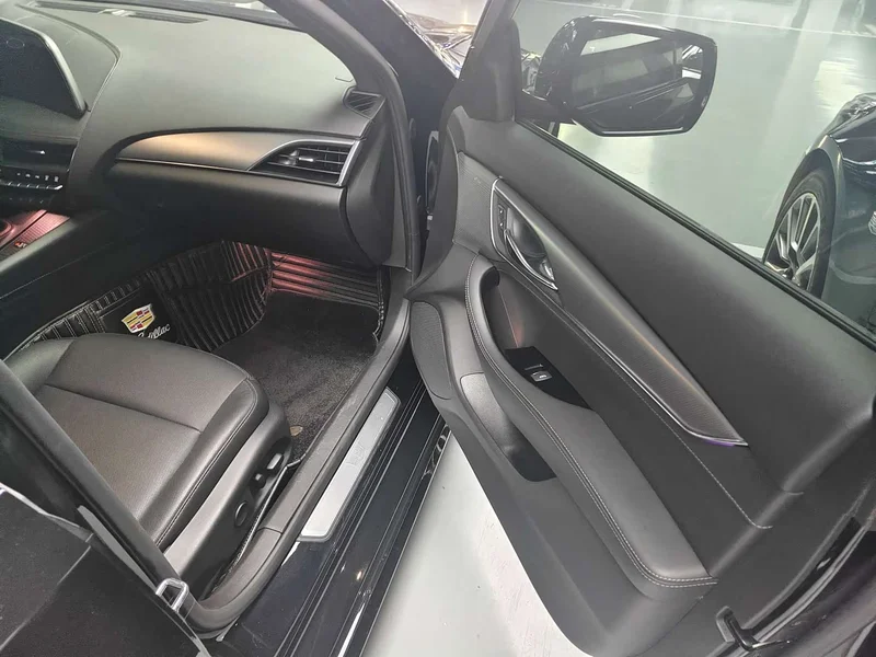 Cadillac CT5 — фото 20