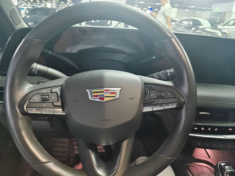 Cadillac CT5 — фото 6