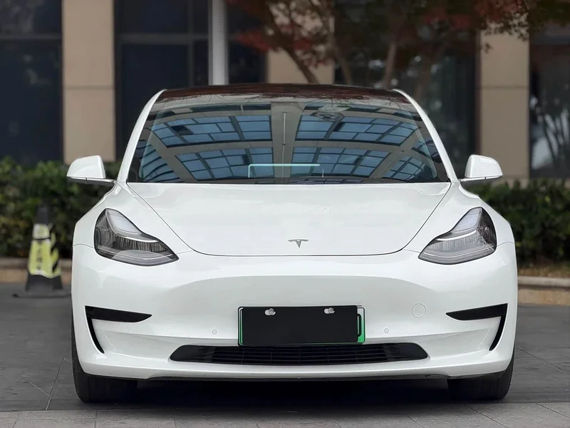 Tesla Model 3 — фото 2