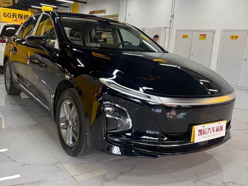 Hongqi E-QM5 — фото 3