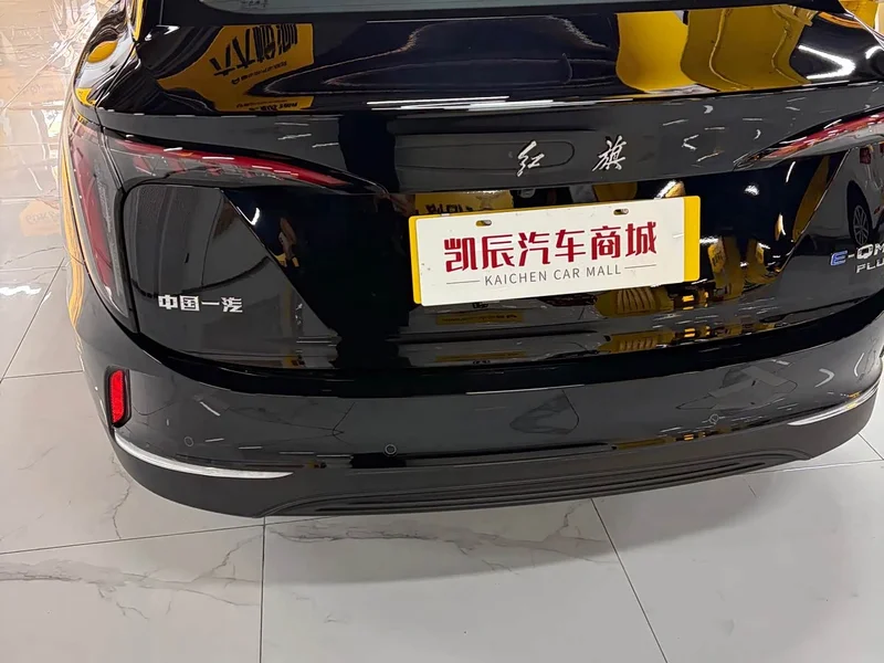 Hongqi E-QM5 — фото 9