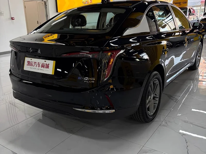 Hongqi E-QM5 — фото 10