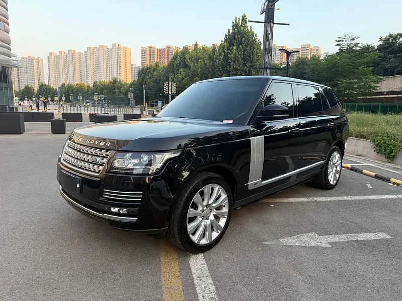 Land Rover Range Rover — фото 1
