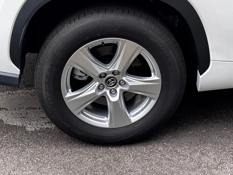 Toyota Highlander — фото 11