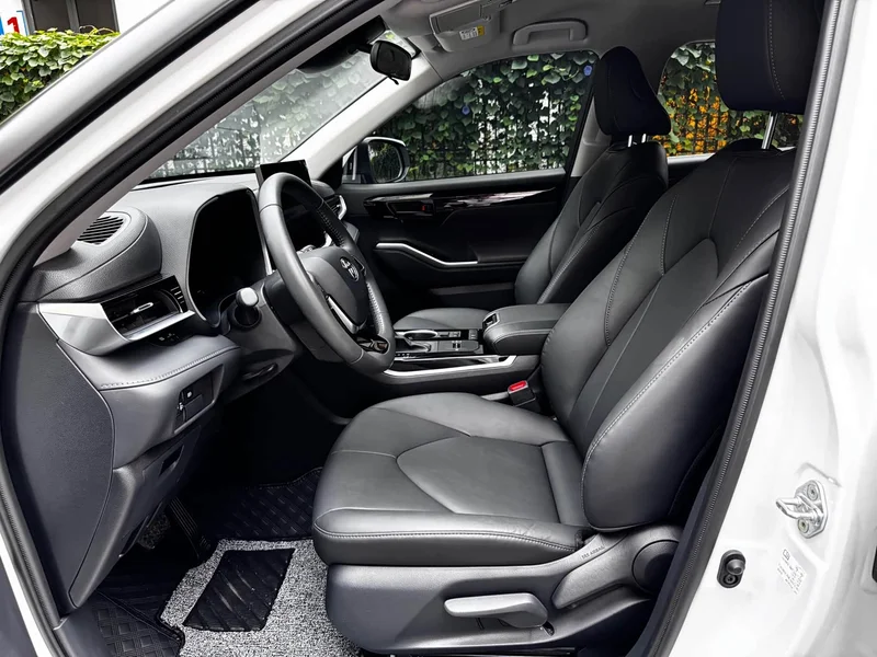 Toyota Highlander — фото 13