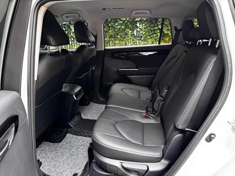 Toyota Highlander — фото 14