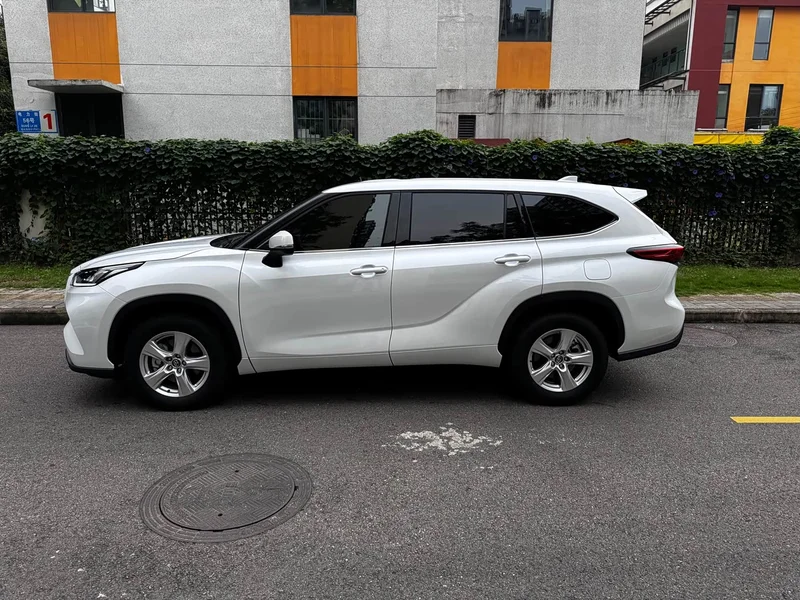 Toyota Highlander — фото 6