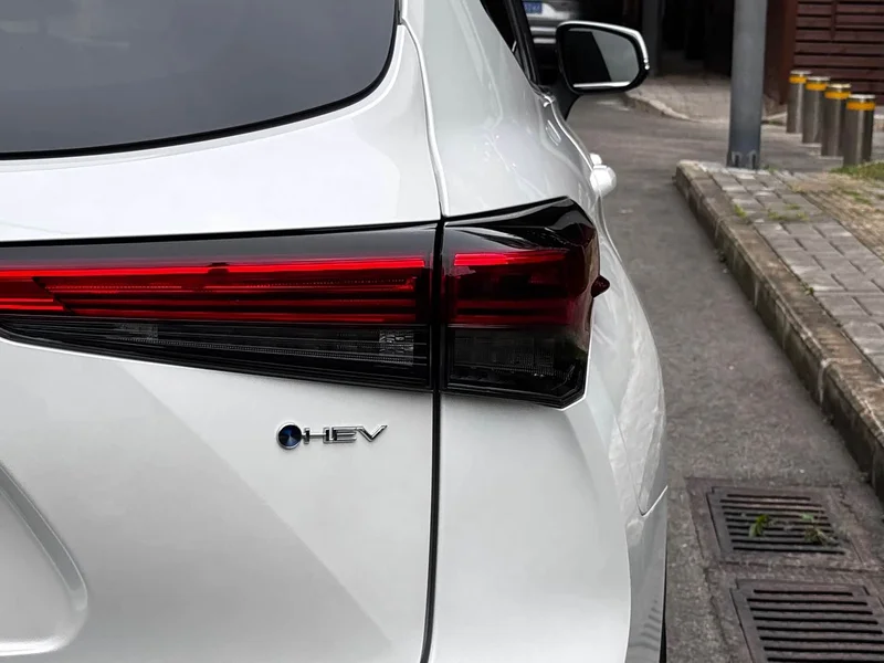 Toyota Highlander — фото 10