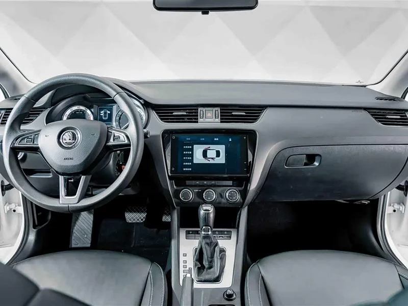 Volkswagen Octavia — фото 12