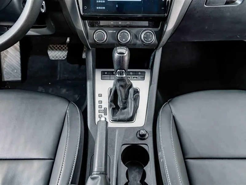 Volkswagen Octavia — фото 14