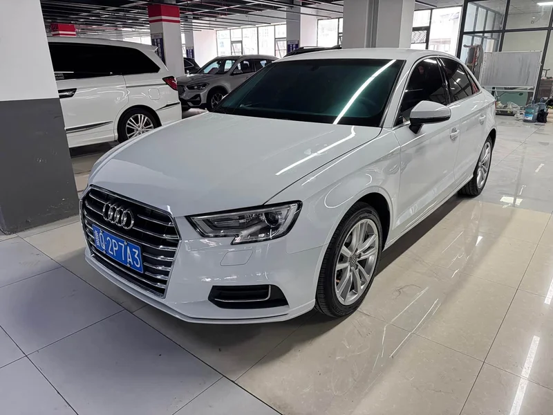 Audi A3 — фото 1