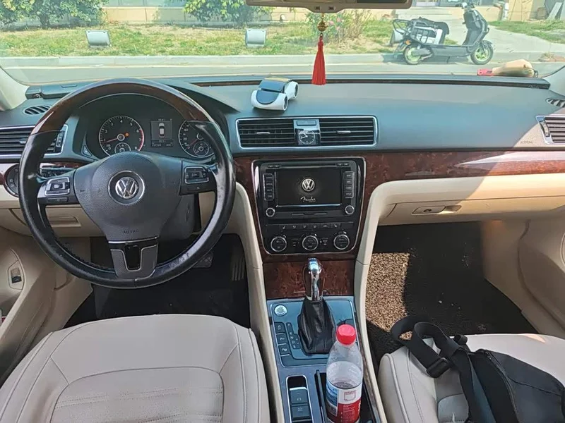 Volkswagen Passat — фото 12