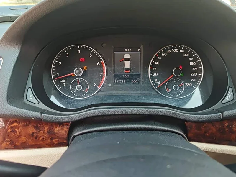 Volkswagen Passat — фото 14