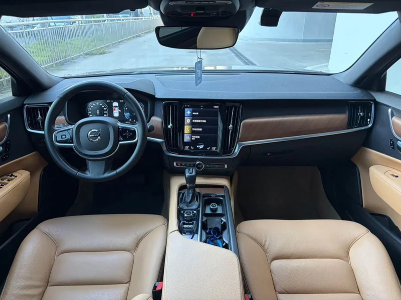 Volvo S90 — фото 11