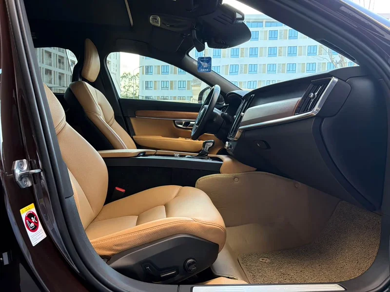Volvo S90 — фото 9