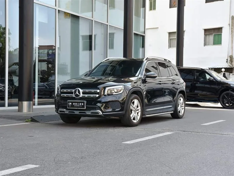 Mercedes-Benz GLB — фото 1