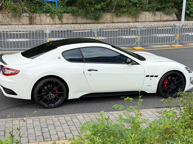 Maserati GranTurismo — фото 14