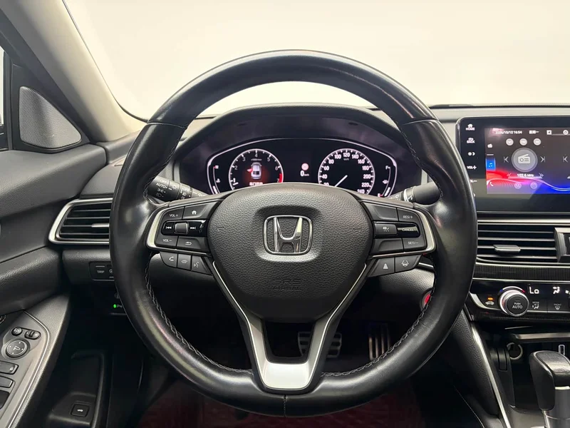 Honda Accord — фото 11