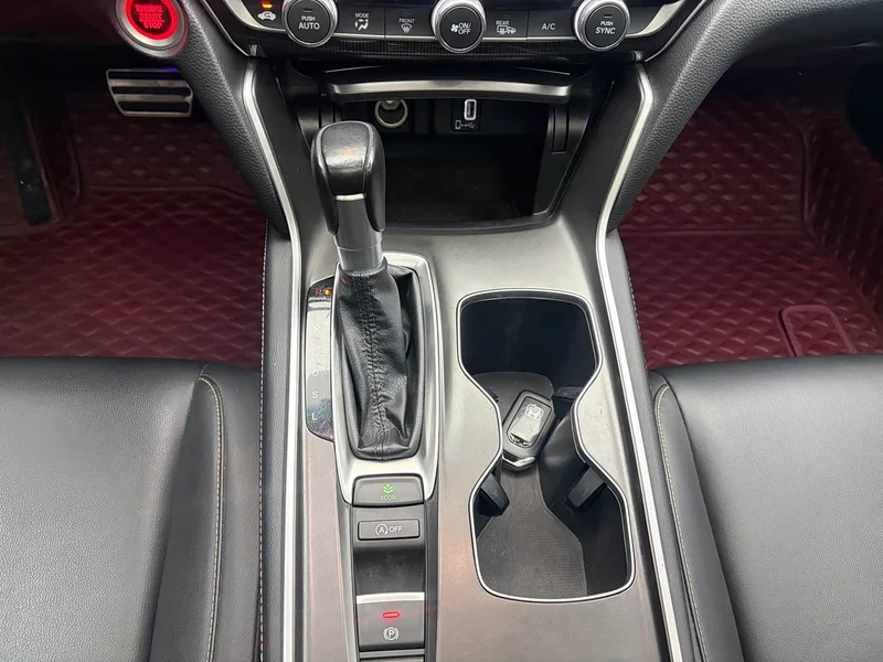Honda Accord — фото 13