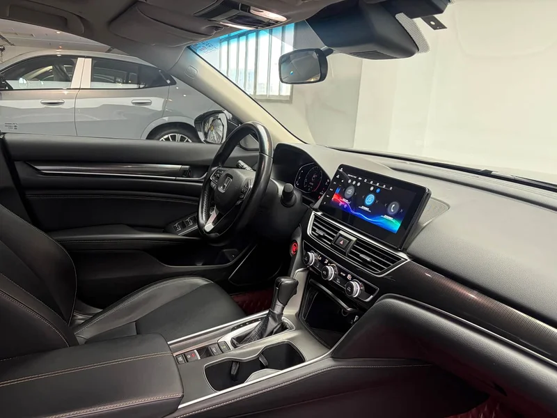 Honda Accord — фото 10