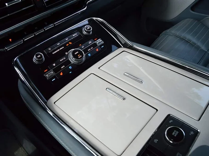 Lincoln Navigator — фото 11