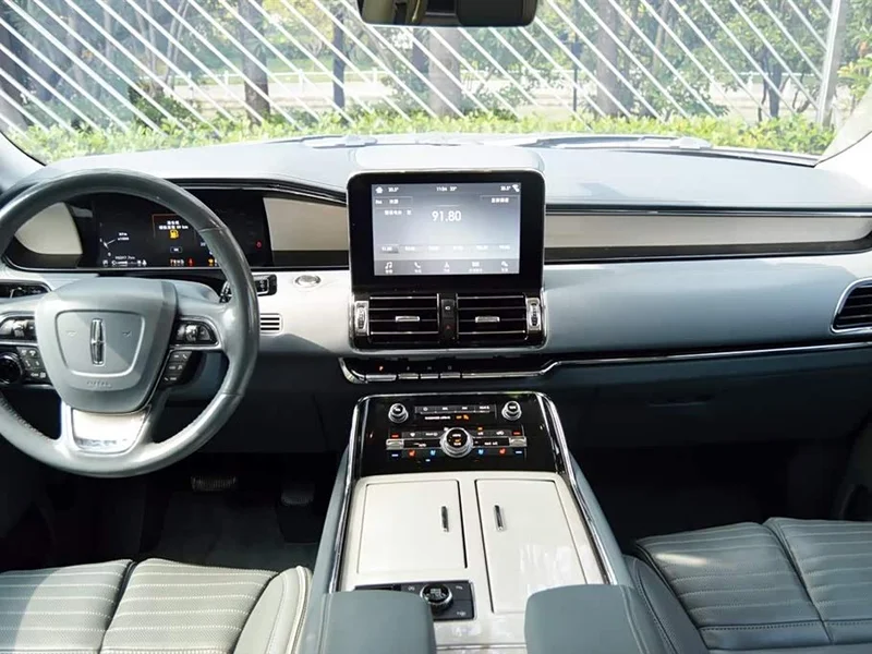 Lincoln Navigator — фото 15