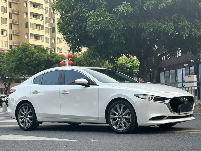 Mazda 3 Axela — фото 3