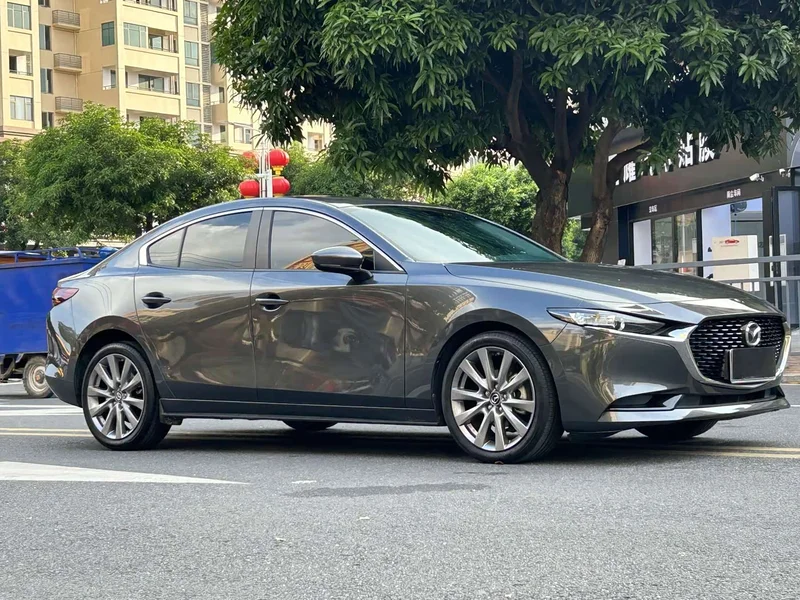 Mazda 3 Axela — фото 3