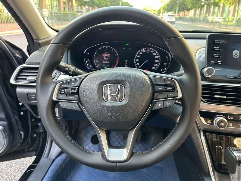 Honda Accord — фото 12