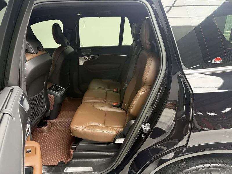 Volvo XC90 — фото 12