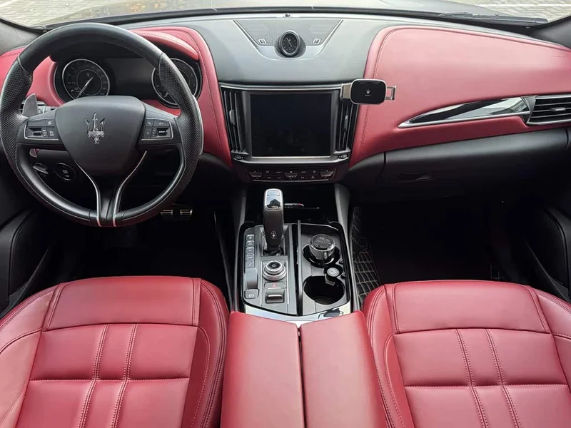 Maserati Levante — фото 13