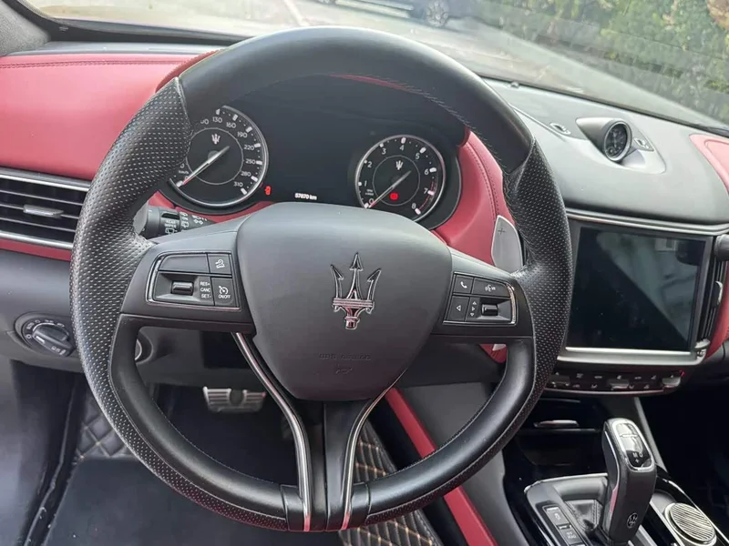 Maserati Levante — фото 14