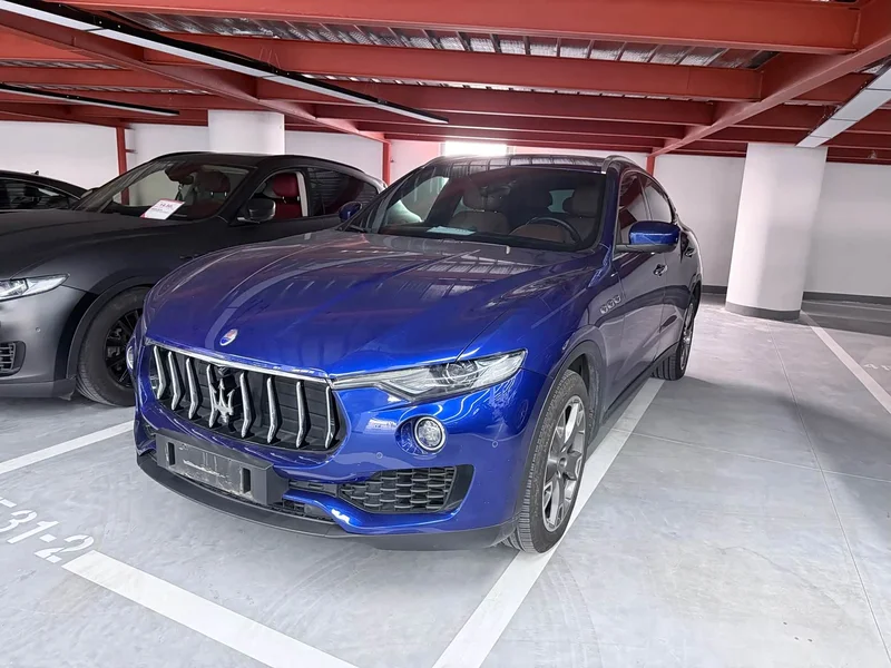 Maserati Levante — фото 1