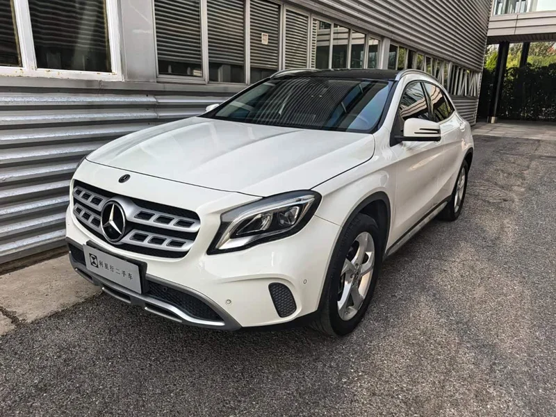 Mercedes-Benz GLA — фото 1
